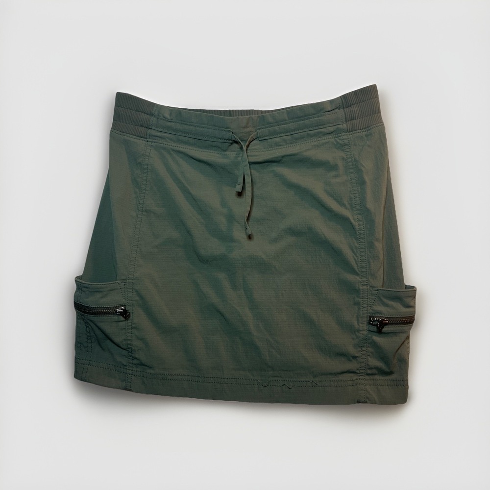 Athleta Cargo Skort Women's Size 8 Green Nylon Zip Pocket Athleisure Sporty